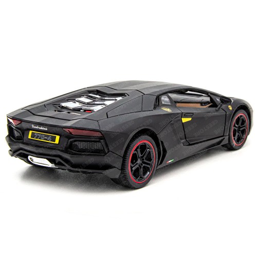 Детская машинка Lamborghini Aventador 1:18