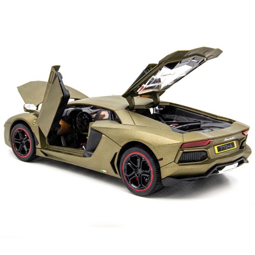 Детская машинка Lamborghini Aventador 1:18